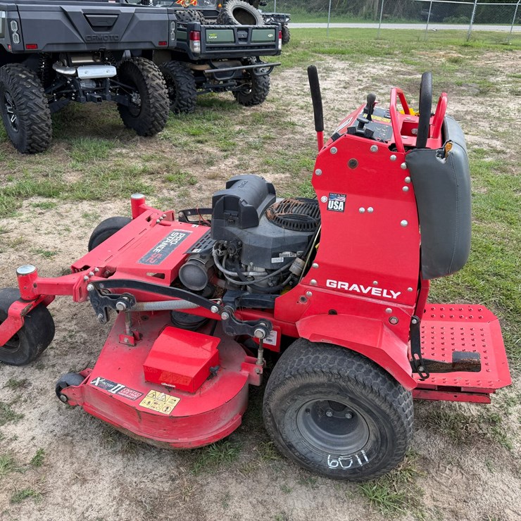 #6011 • Gravely 52" Pro Stance 52 Zero Turn Lawnmower