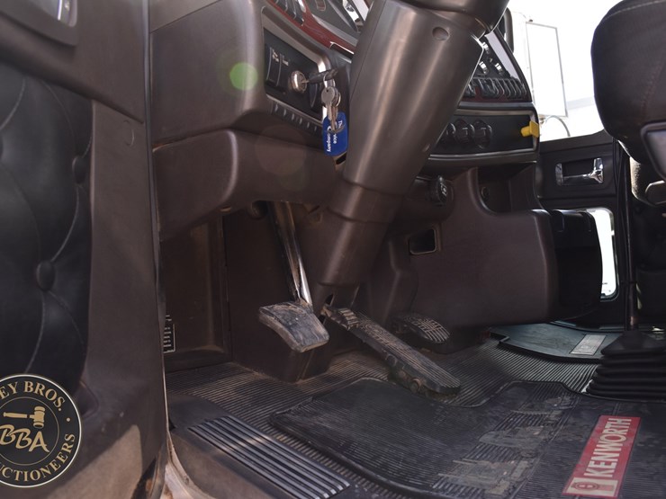 2007-kenworth-t800-image-38