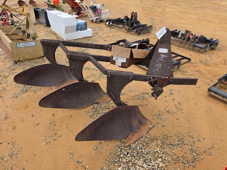 128---3-bottom-plow-image-3