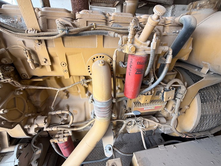 2012-caterpillar-c15-image-29