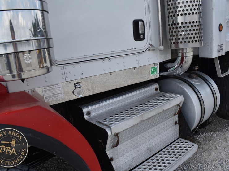 2007-kenworth-t800-image-16