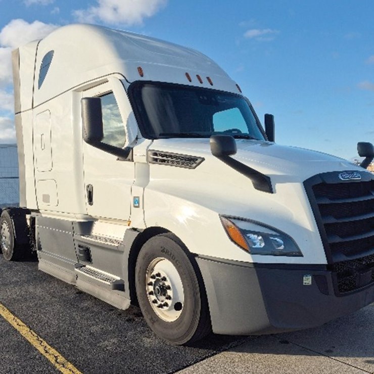 2023 FREIGHTLINER CASCADIA 126