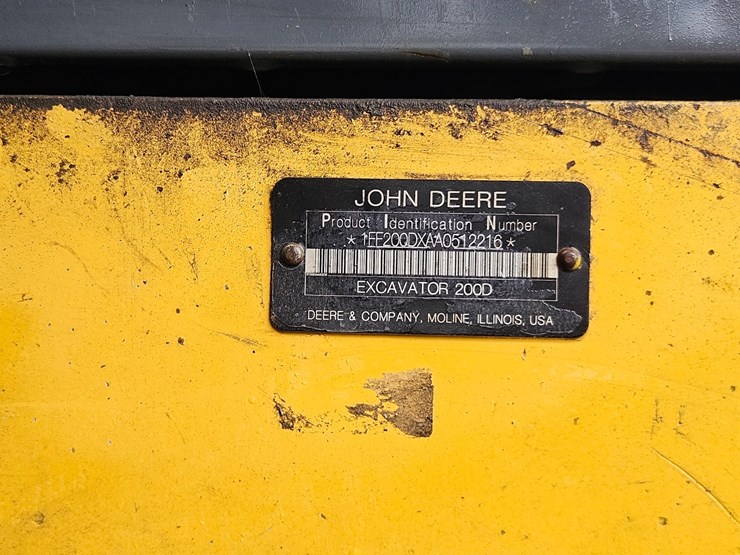 2010-deere-200d-lc-image-100
