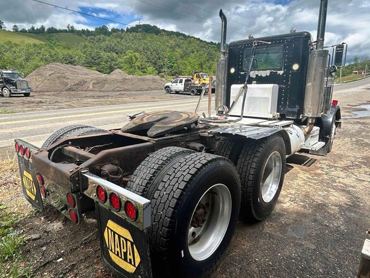 1987-peterbilt-359-image-4