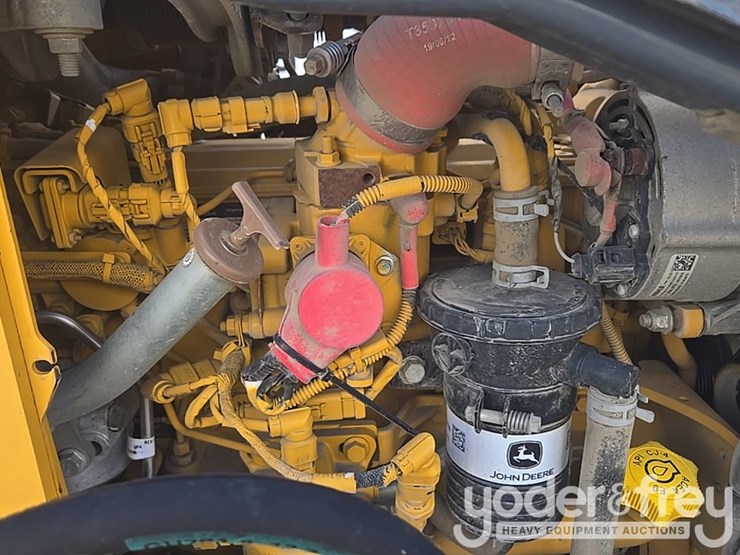 2020-deere-310sl-image-38