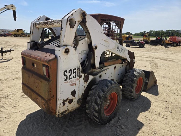 bobcat-s250-image-9