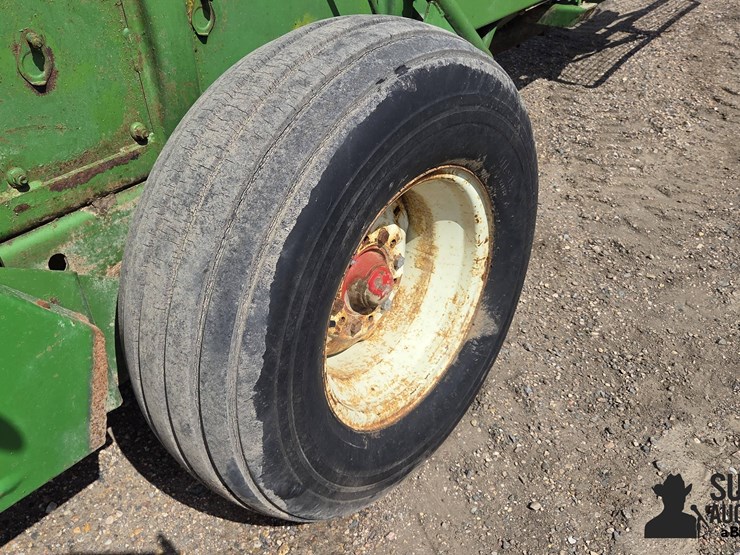 john-deere-24t-image-14