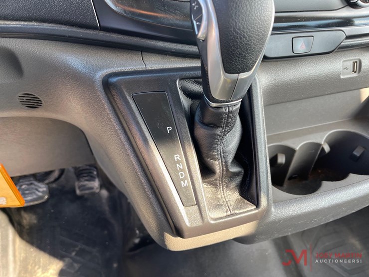 2020-ford-transit-image-26