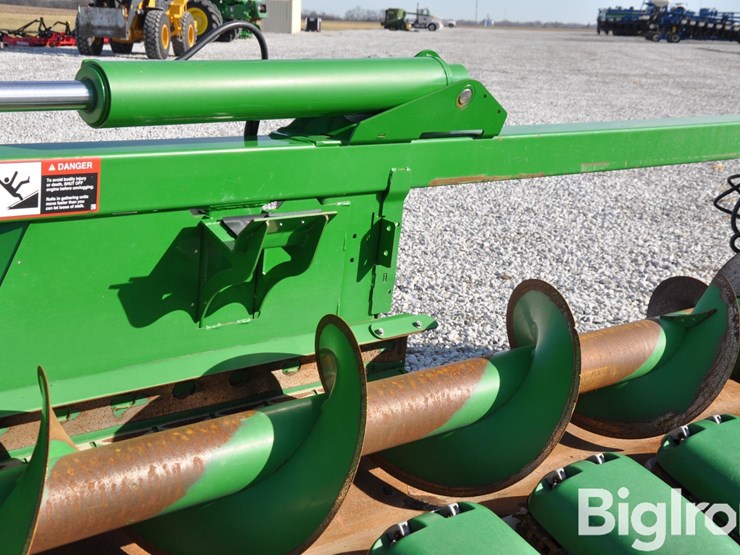 2023-john-deere-c18f-image-18