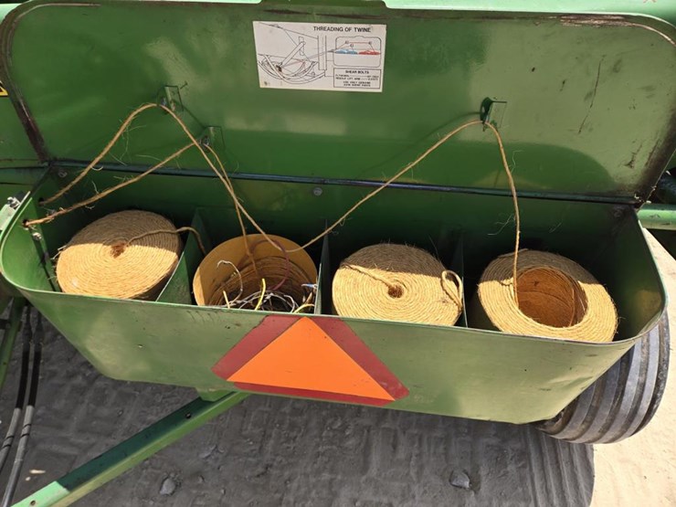 john-deere-336-image-10