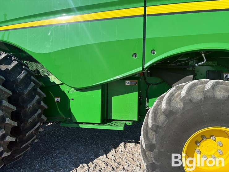 2022-john-deere-s780-image-11
