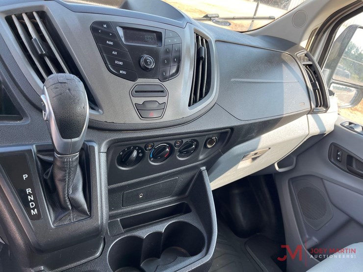 2019-ford-transit-image-24