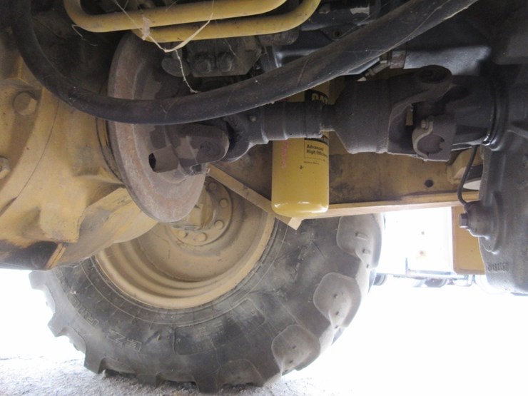 2022-caterpillar-416c-image-28