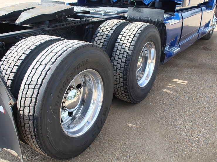 #16232-•-2019-volvo-tractor-truck-image-6
