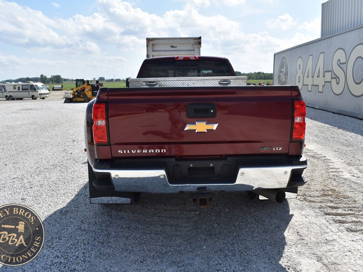 2017-chevrolet-silverado-3500hd-ltz-image-8