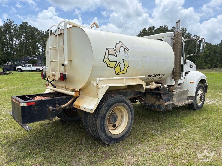 2017-peterbilt-337-image-3