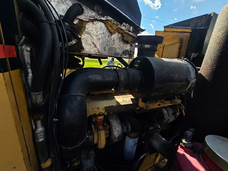 2000-caterpillar-574-image-29