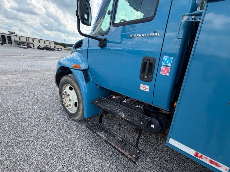2007-international-durastar-4200-image-10