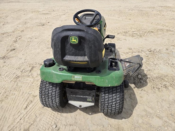 john-deere-x320-image-8