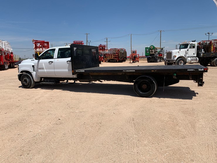 2022-chevrolet-silverado-6500hd-image-3