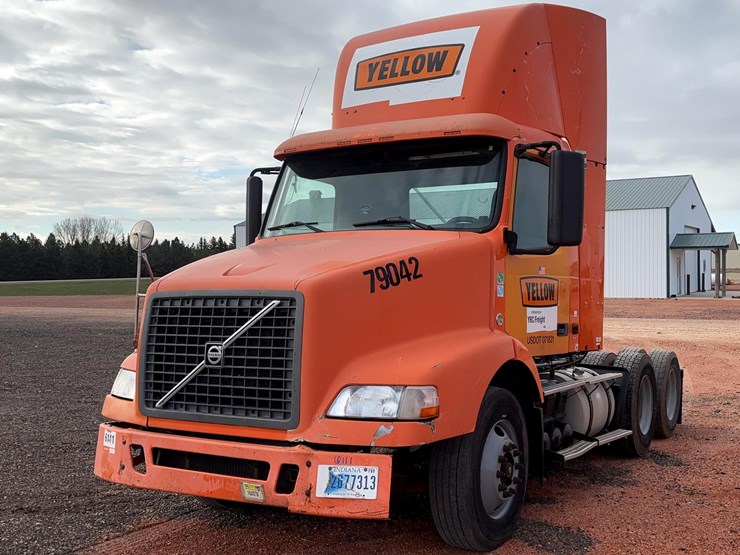 2007-volvo-vn-image-1