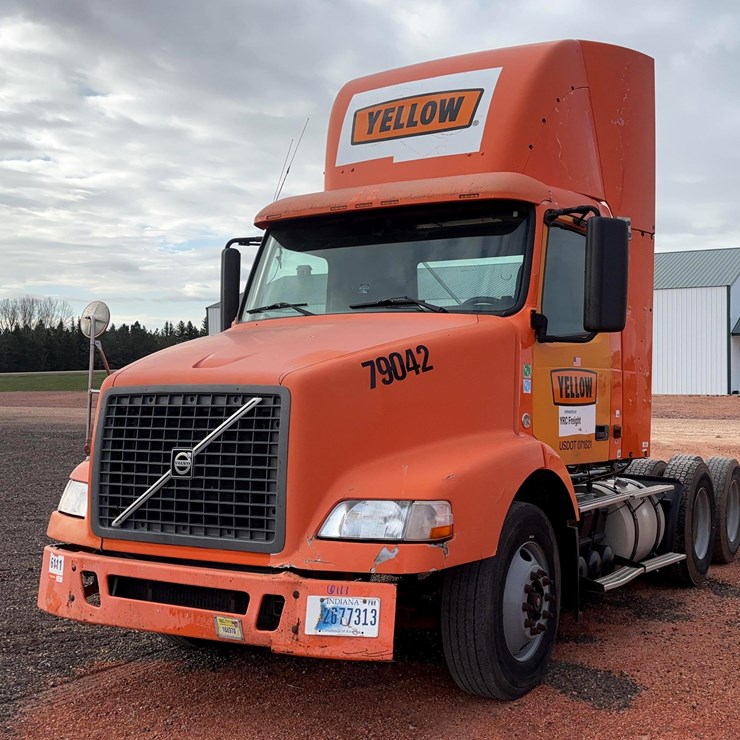 2007 VOLVO VN