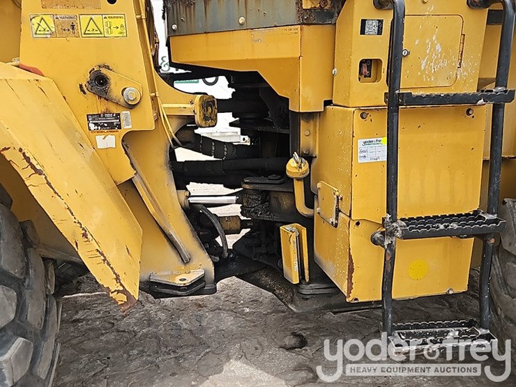 2009-caterpillar-938h-image-17