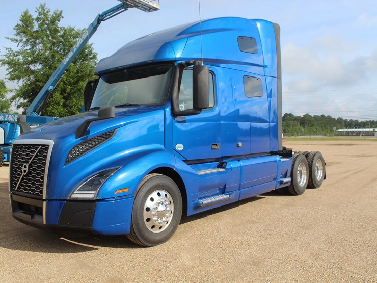 #16232-•-2019-volvo-tractor-truck-image-1