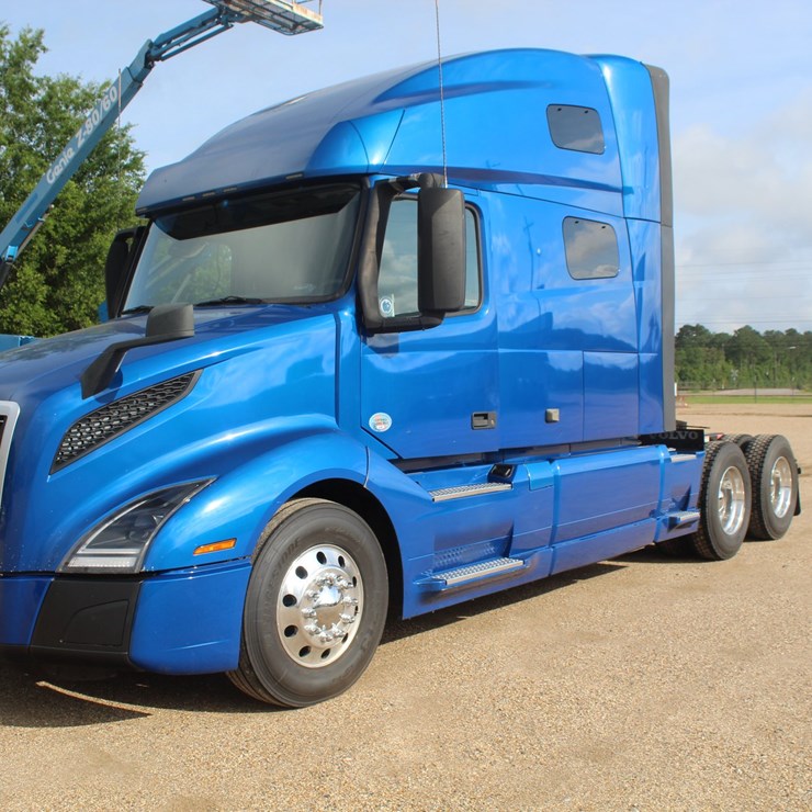 #16232 • 2019 VOLVO TRACTOR TRUCK
