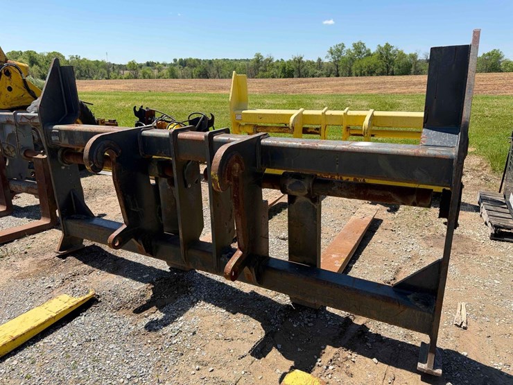 jrb-wheel-loader-forks-image-3