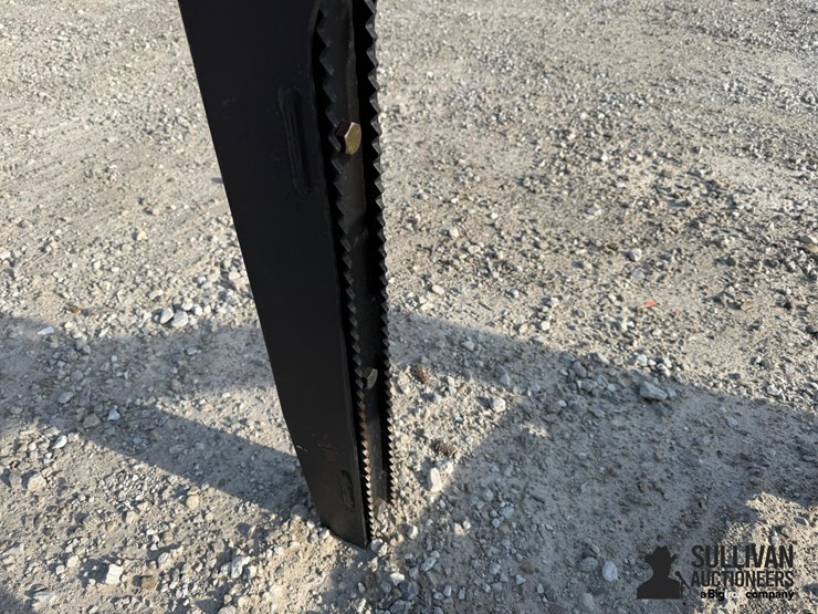 skidloader-attach-tire-grabber-image-11