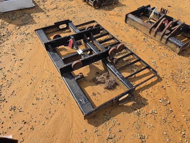 125---superior-fabrication-forklift-image-3