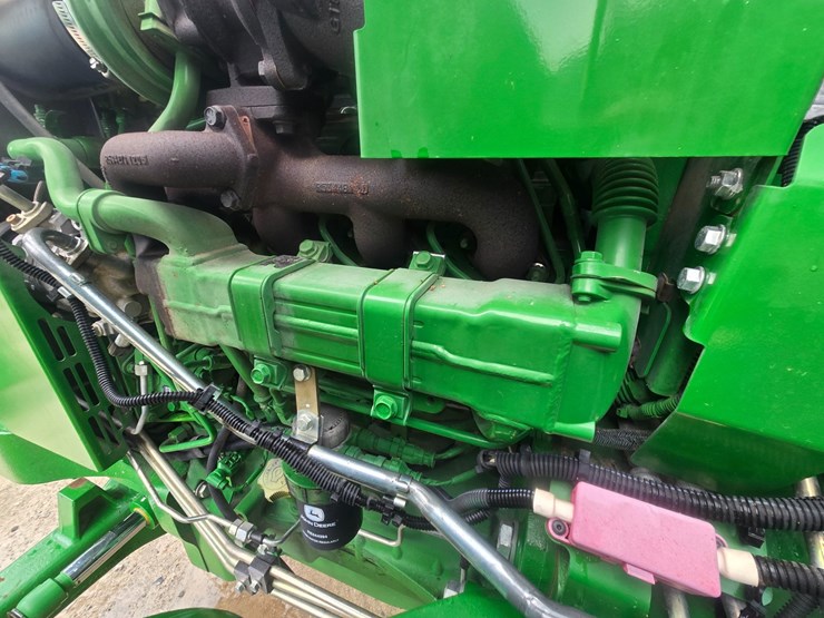 john-deere-6105d-image-22