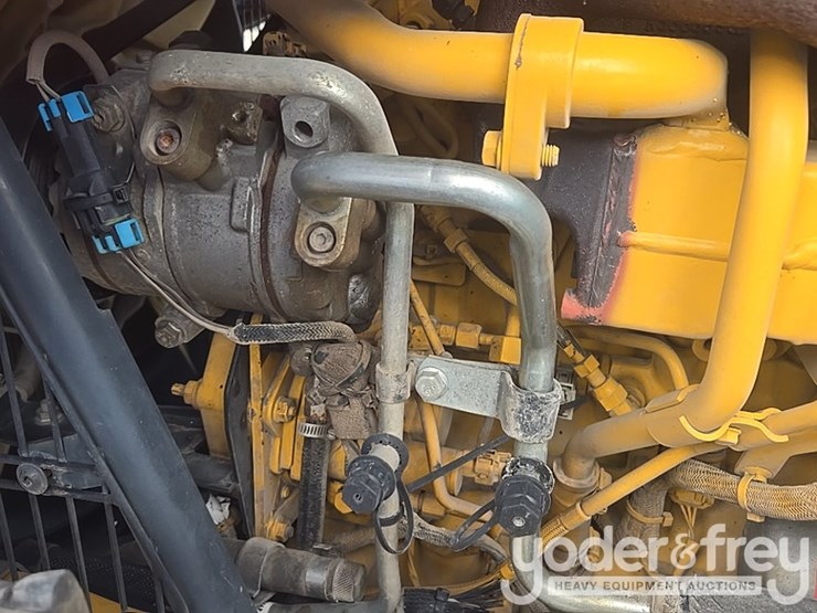 2020-deere-310sl-image-36