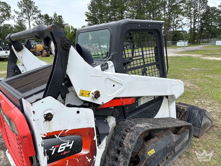 2021-bobcat-t64-image-13