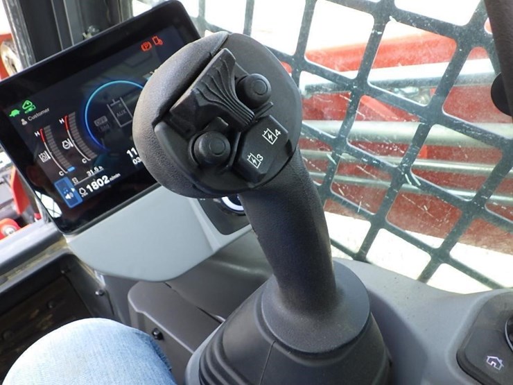 kubota-svl75-3-image-30