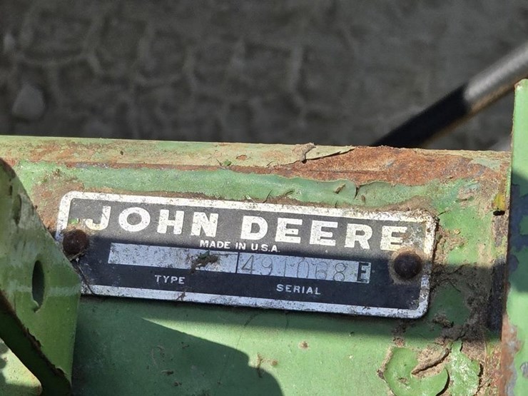 john-deere-336-image-15