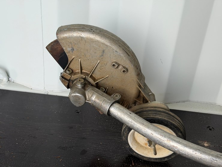 #6060-•-stihl-edger-image-8