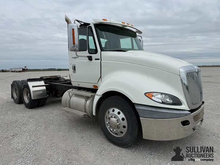 2012-international-prostar-image-3