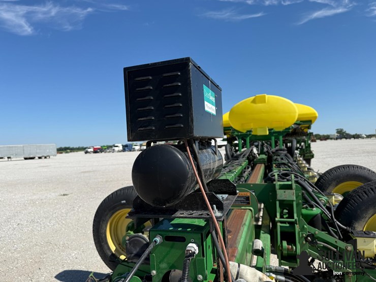 2011-john-deere-1770-image-11