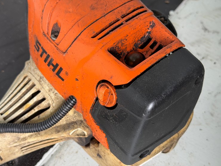 #6064-•-stihl-fc91-edger-image-4