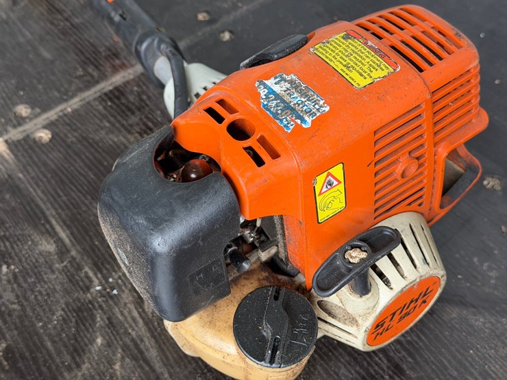 #6079-•-stihl-hl90k-1.5'-hedge-trimmer-image-3