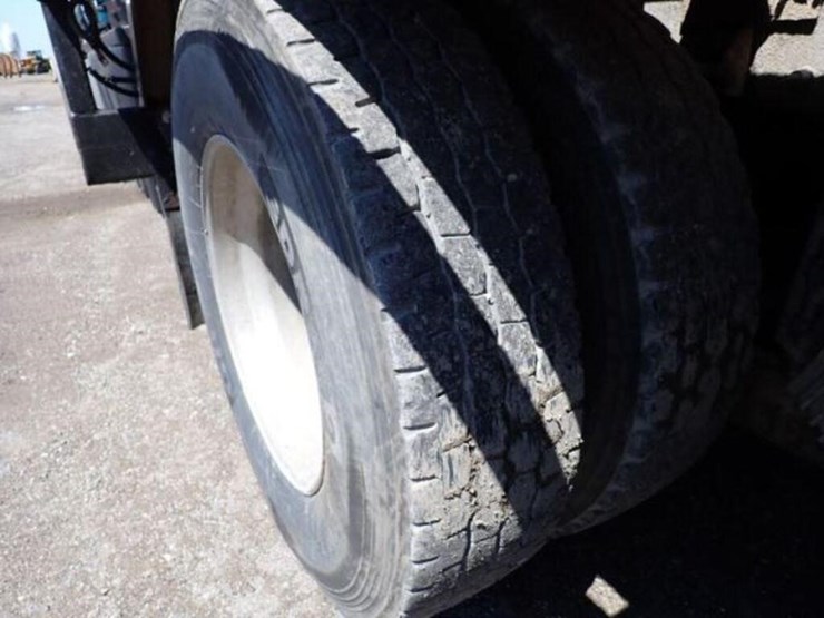 2015-mack-granite-gu813-image-59