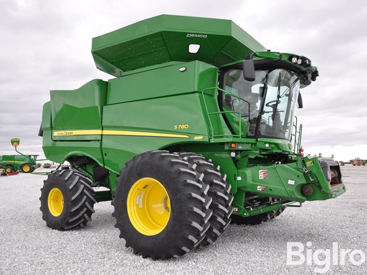 2023-john-deere-s780-image-3