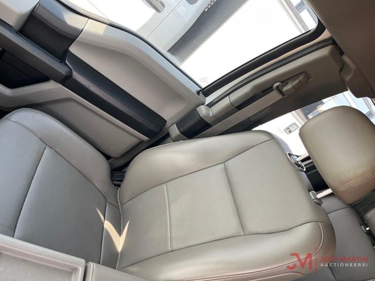 2019-ford-f350-sd-image-30