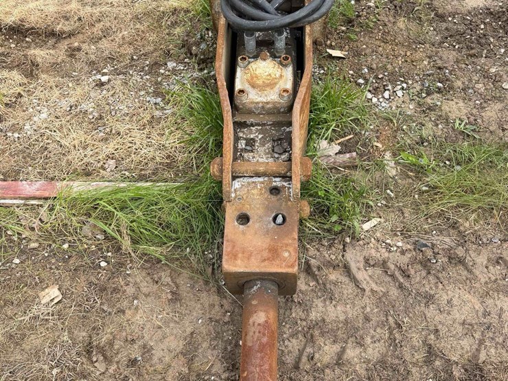hydraulic-hammer-attachment-image-1