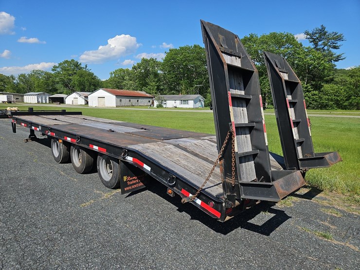 2017-rampant-tri/a-utility-trailer-image-3