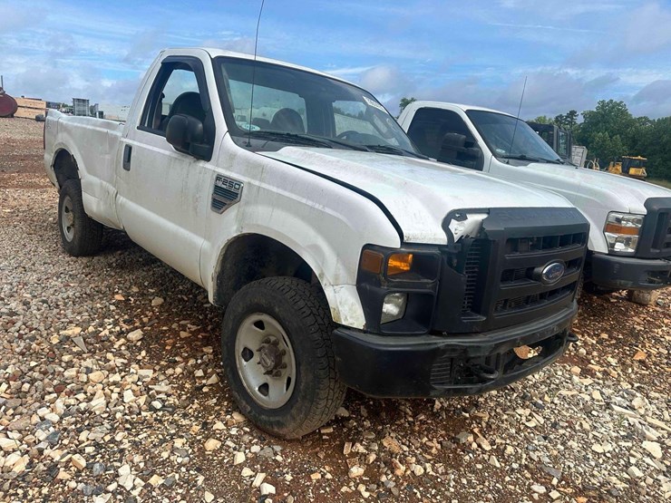 2008-ford-f250-xl-image-3