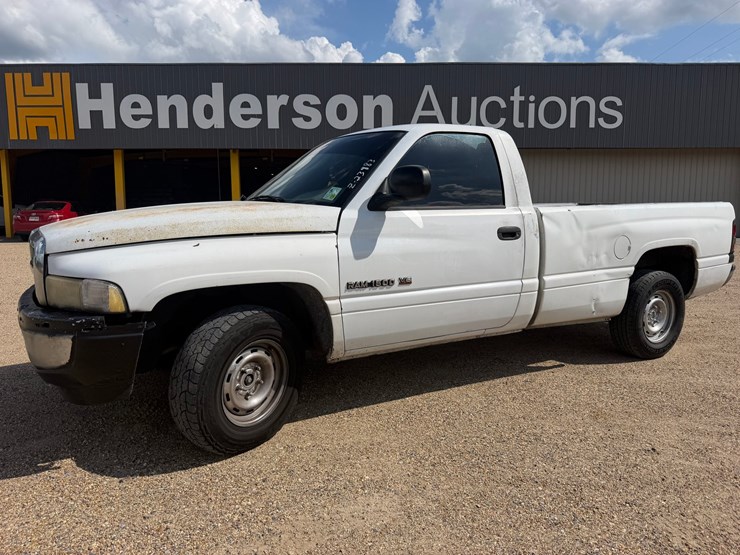 2001-dodge-ram-1500-image-1