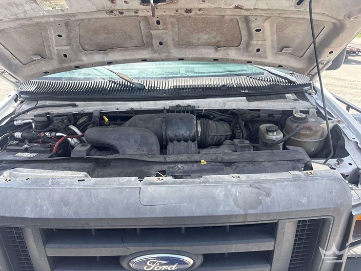 2011-ford-cargo-image-7